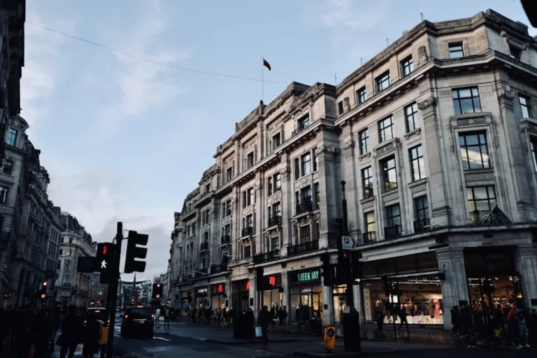Mayfair London Explained: Gaming Search Intent, Features, and Alternatives