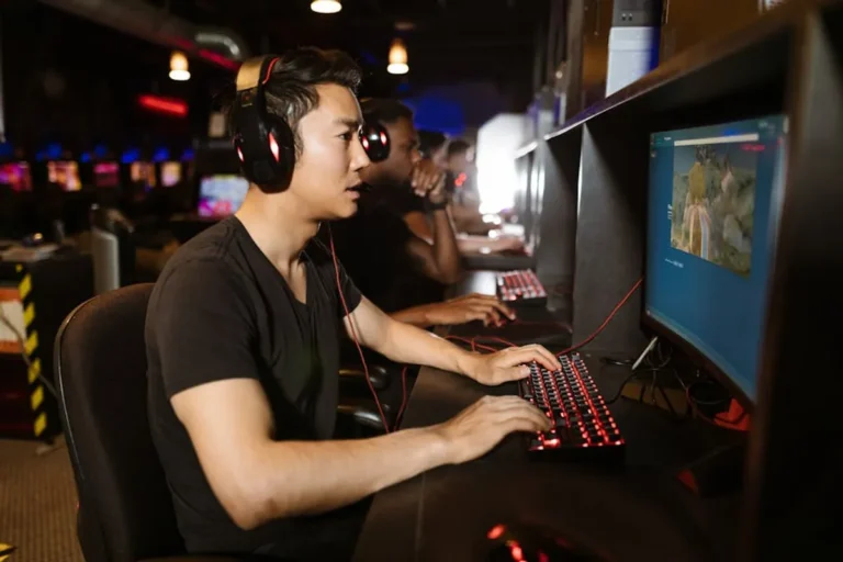 Online Gaming Safety Tips for Parents and New Players